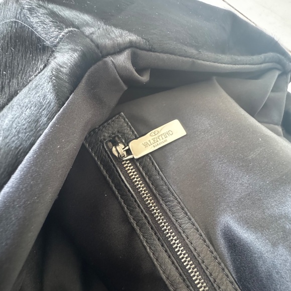 VALENTINO Black Calfskin Leather Bow Hobo Bag - Picture 9 of 12